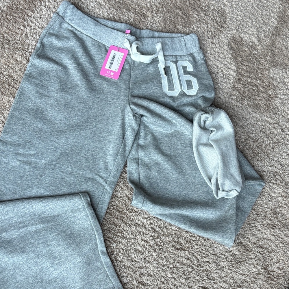 Edikted Light Gray Women’s Joggers